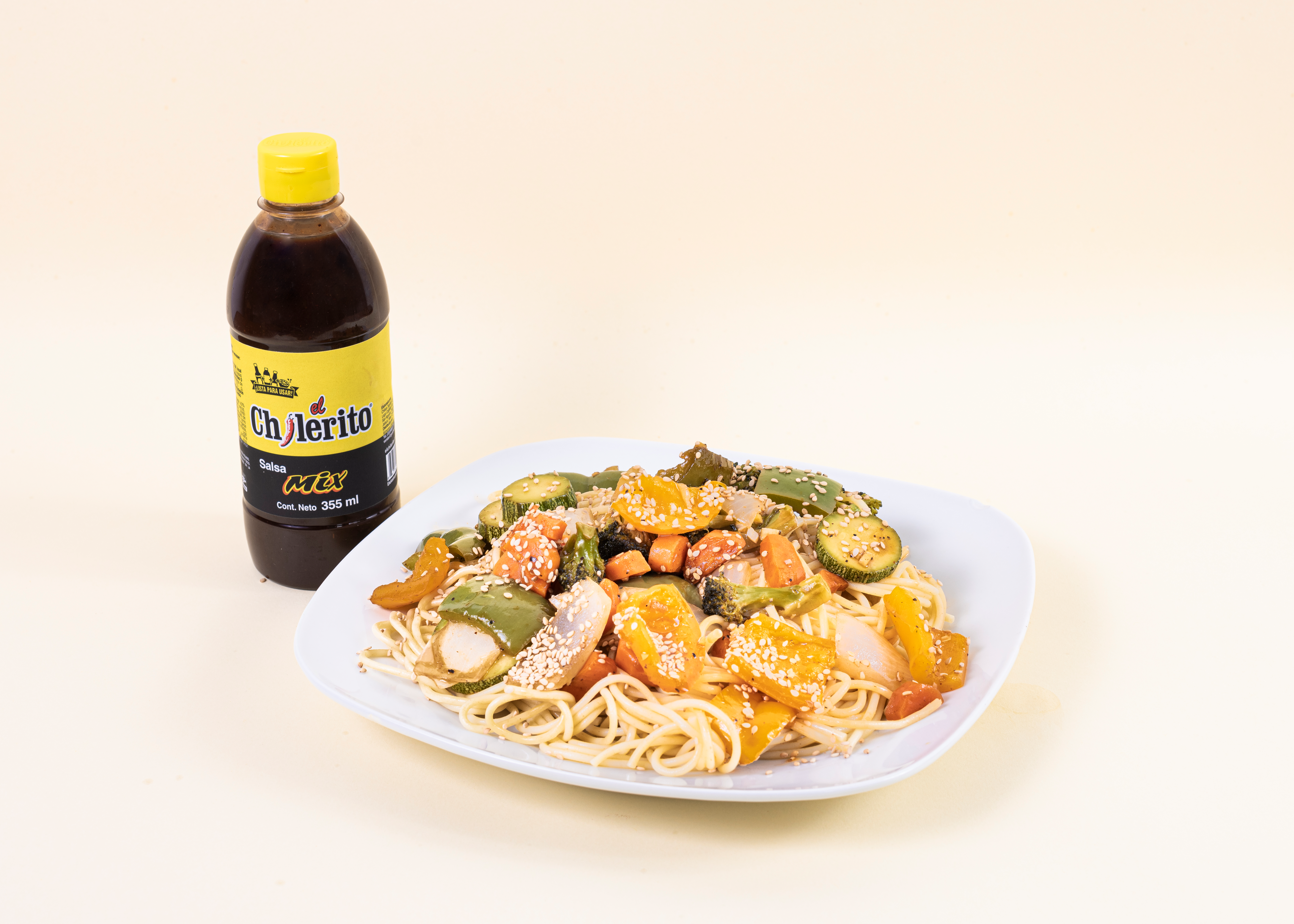 MIX AND HONEY SAUCE PASTA WITH VEGETABLES